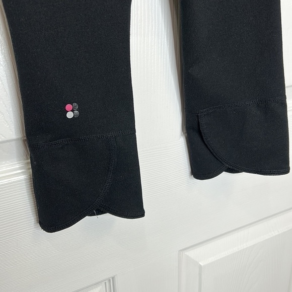 Sweaty Betty Black Capri Leggings Size XXS Tulip Hem - Picture 5 of 5